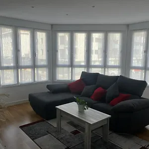 Espectacular Moderno Y Acogedor-bajo Apartamento